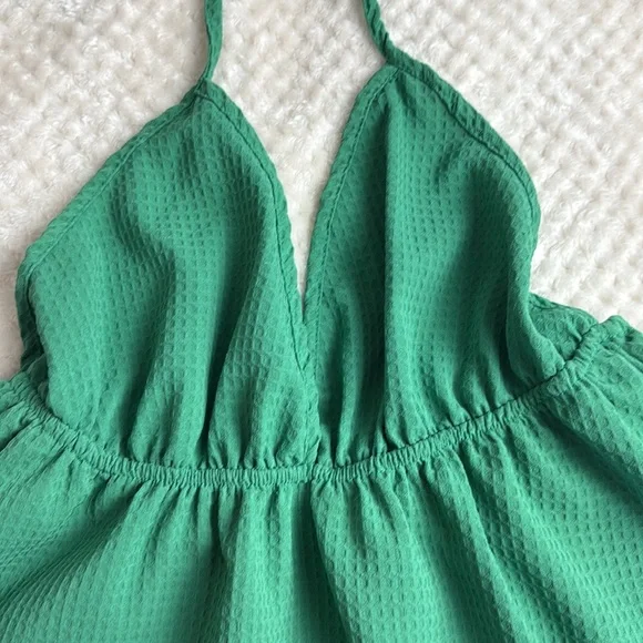 Green Halter Ruffle Hem Tank Top Size L - Picture 2 of 6